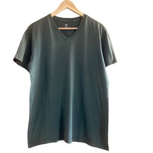 Gap v neck green tee shirt medium
